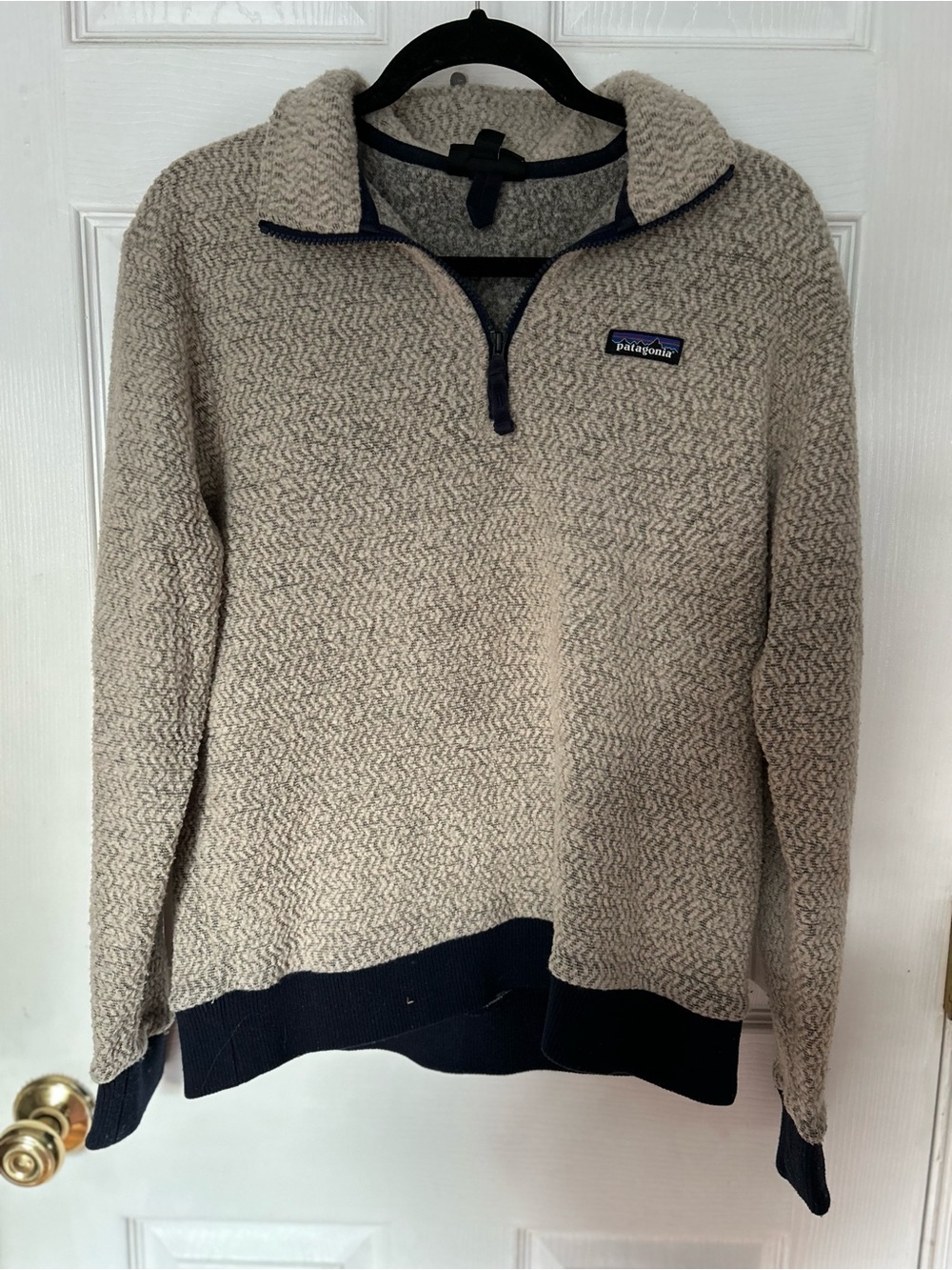 Patagonia UniSex Quarter-Zip Fleece Pullover  in Light Gray